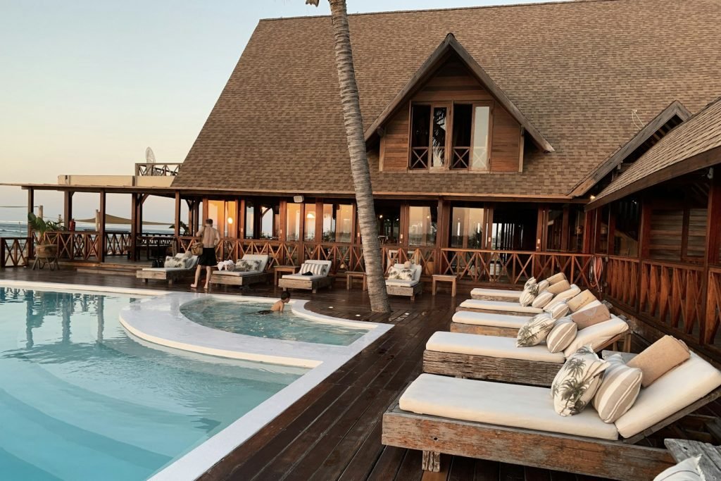 East Africa Luxury Travel for GCC Planners: Designing High-Yield Wildlife & Beach Itineraries
